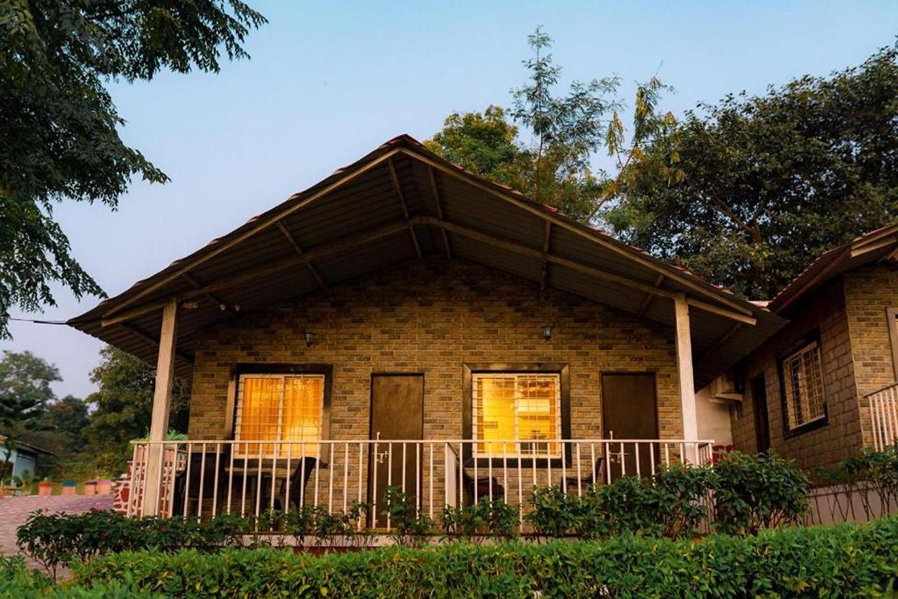 Sunshine Resort Pune Exterior foto