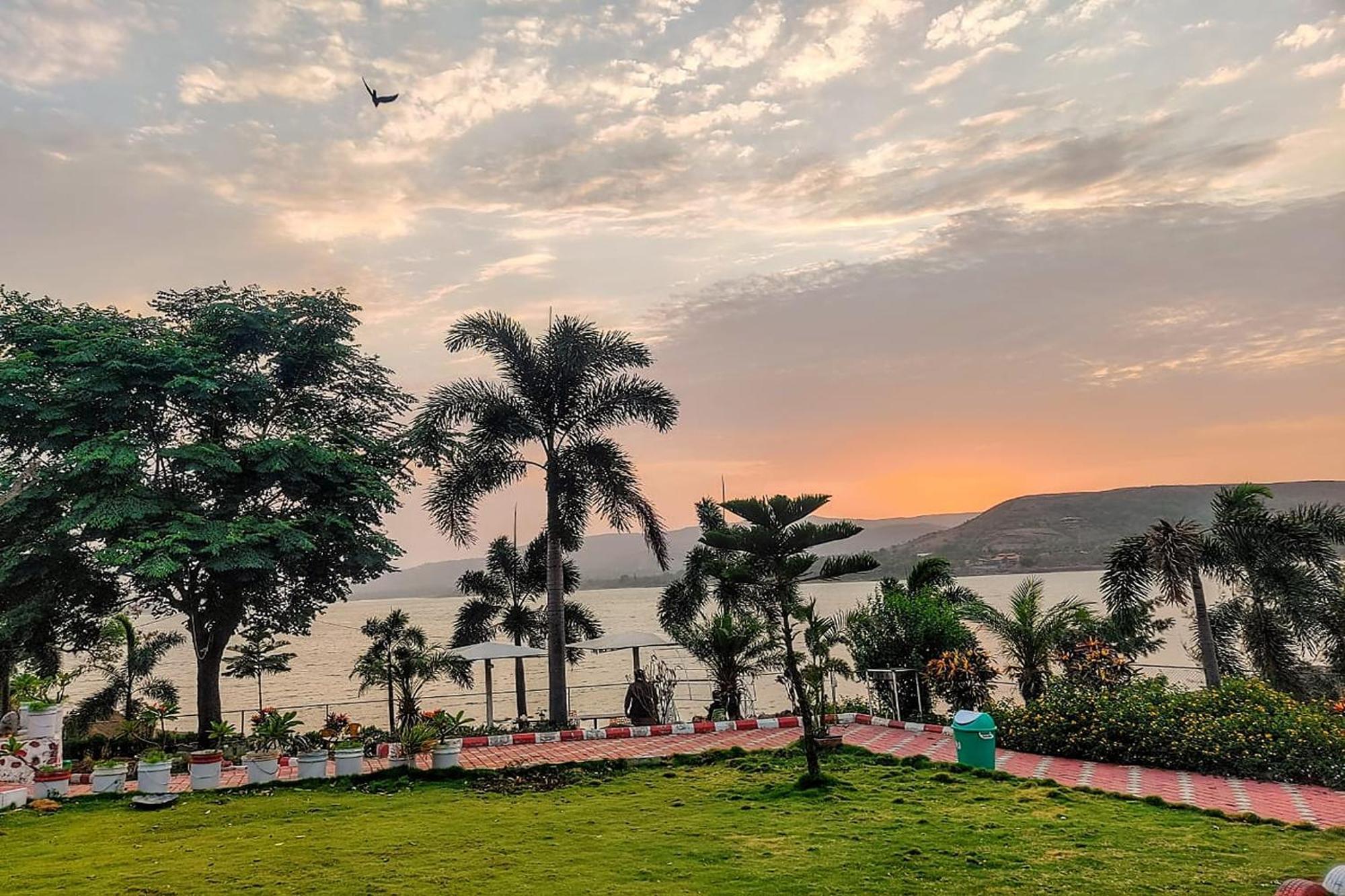 Sunshine Resort Pune Exterior foto